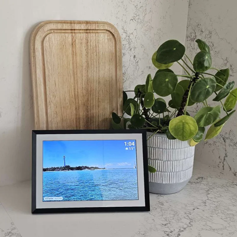 FRAME10BLK 10.1" Smart Photo Frame with Instant Photo Sharing - Image 6
