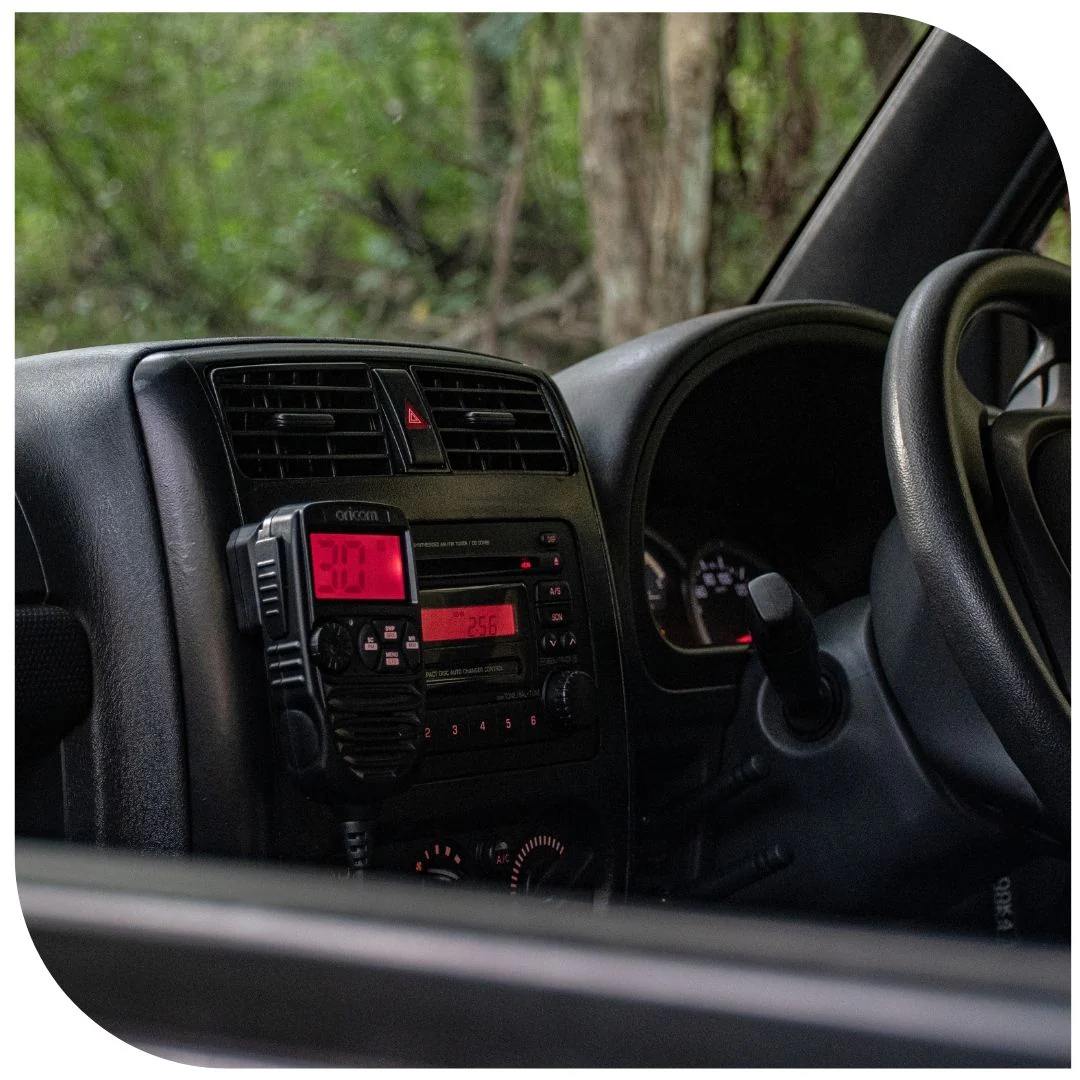 DTX4200XDV Dual Receive UHF CB Radio with 12/24 Dual Voltage - Image 12